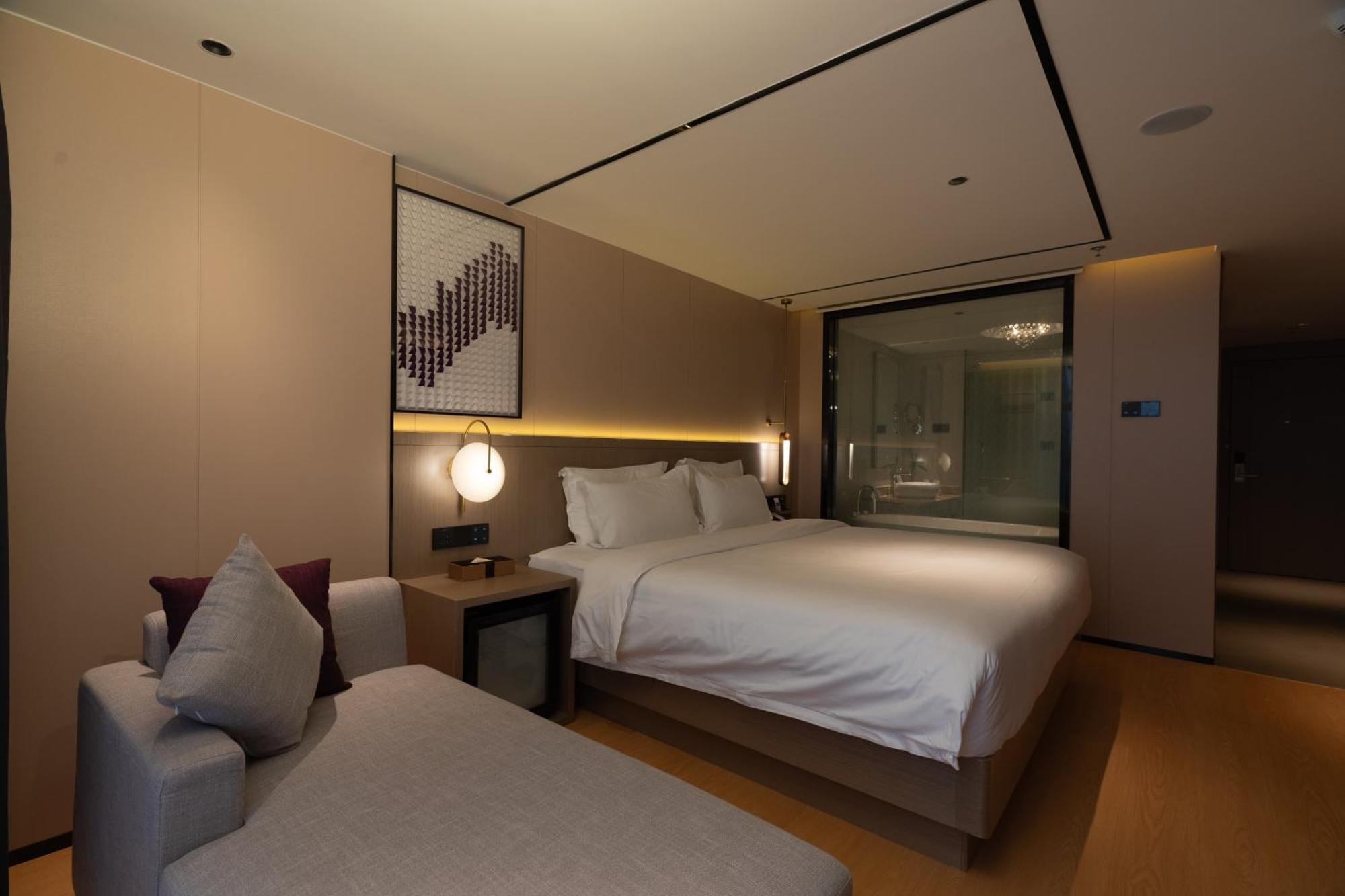 Lavande International Hotel Guangzhou Taikoo Hui Square Shipaiqiao Metro Station Branch - Free Shuttle Bus To Canton Fair Complex During Canton Fair Period & Free Vpn Internet Access Buitenkant foto