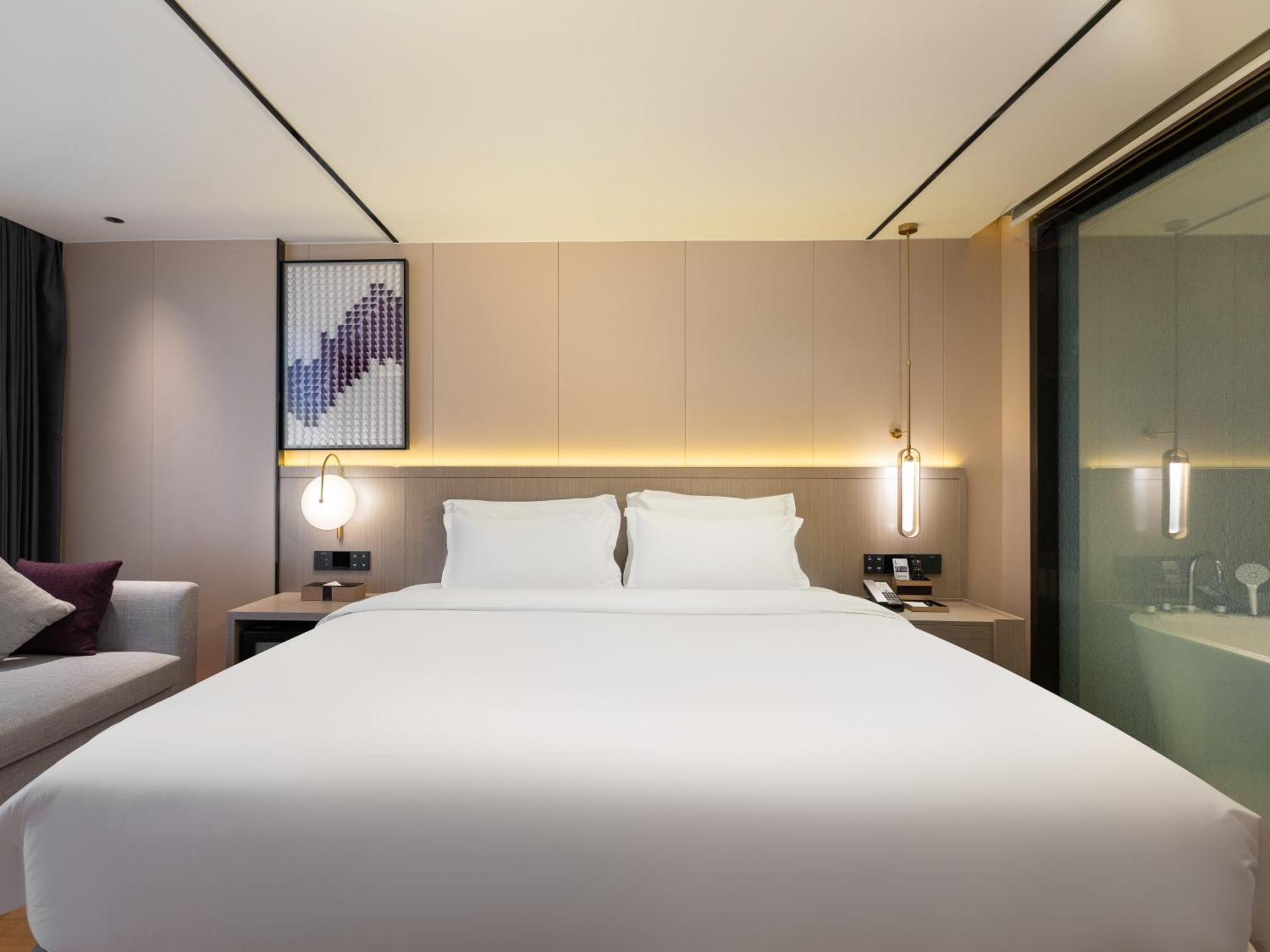 Lavande International Hotel Guangzhou Taikoo Hui Square Shipaiqiao Metro Station Branch - Free Shuttle Bus To Canton Fair Complex During Canton Fair Period & Free Vpn Internet Access Buitenkant foto
