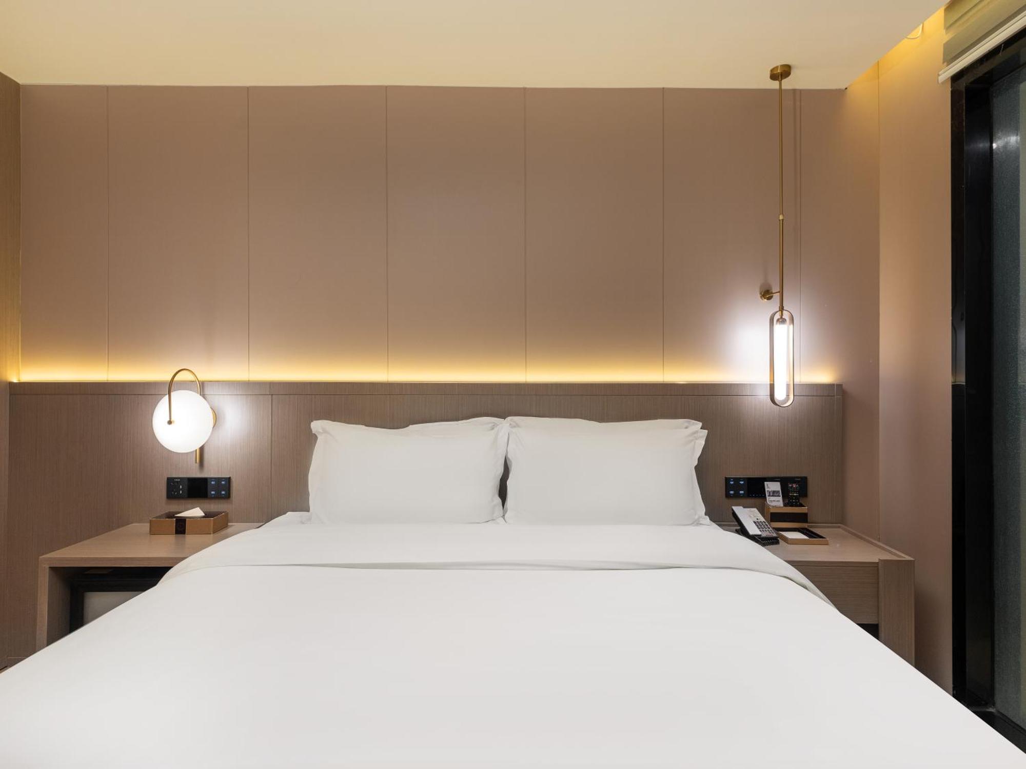 Lavande International Hotel Guangzhou Taikoo Hui Square Shipaiqiao Metro Station Branch - Free Shuttle Bus To Canton Fair Complex During Canton Fair Period & Free Vpn Internet Access Buitenkant foto