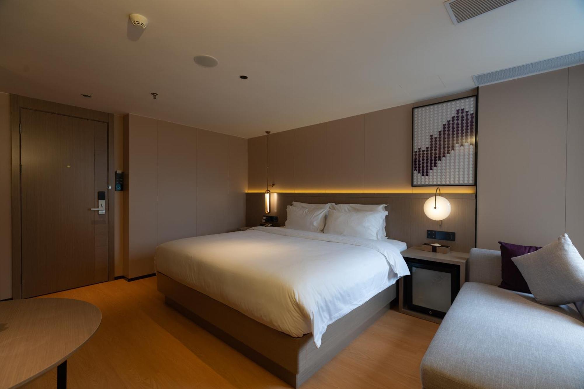 Lavande International Hotel Guangzhou Taikoo Hui Square Shipaiqiao Metro Station Branch - Free Shuttle Bus To Canton Fair Complex During Canton Fair Period & Free Vpn Internet Access Buitenkant foto